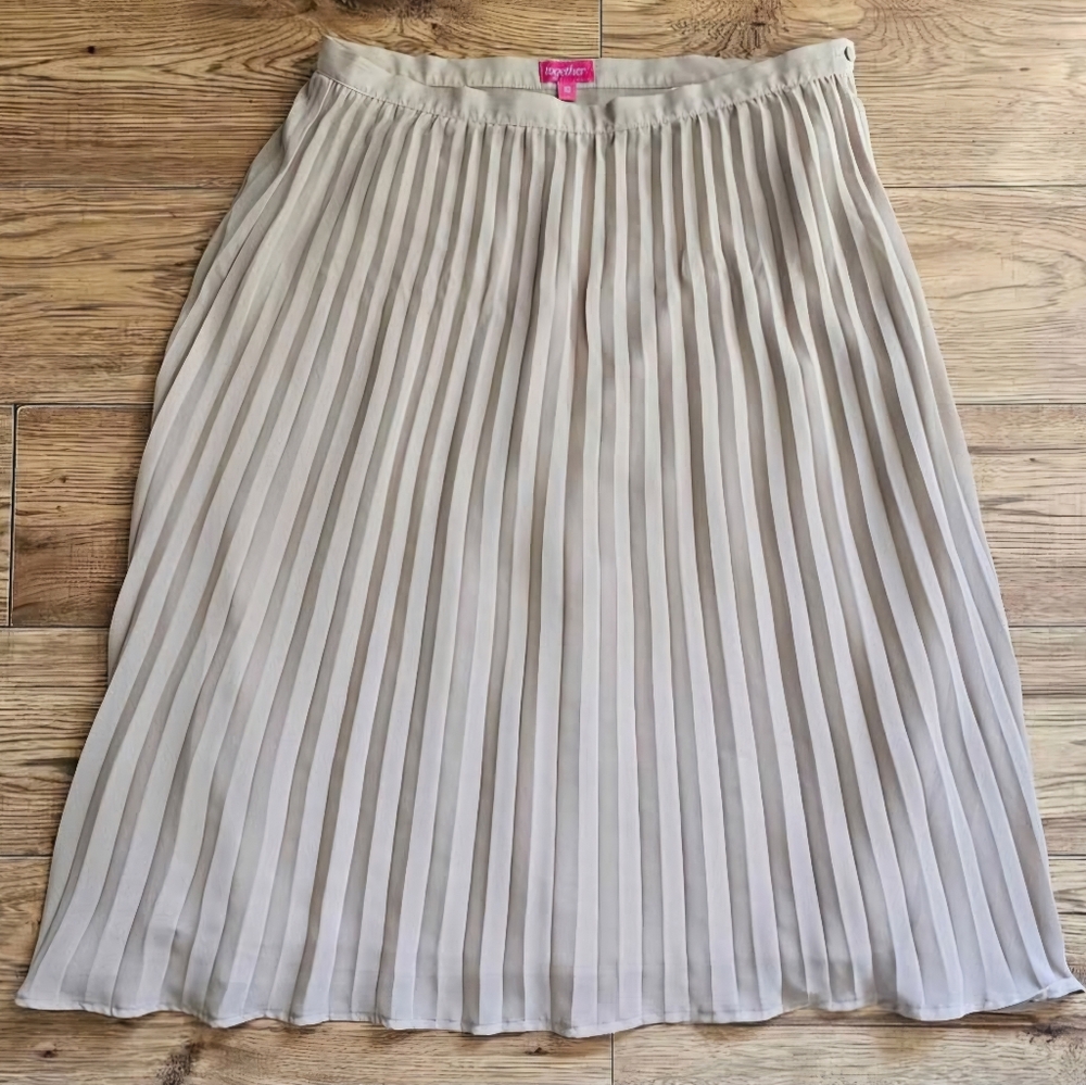 Together Cream Pleated Skirt